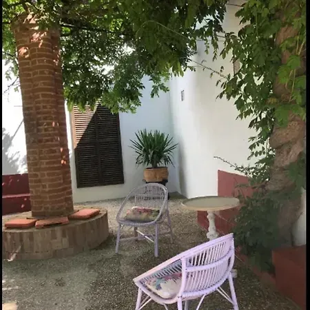 Luxurious In + Pool Villa *