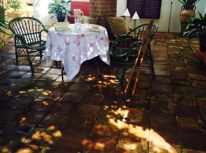 Βίλα Luxurious In + Pool